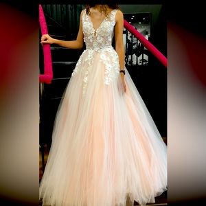 Prom / Quinceañera dress , size 4 , pink and white